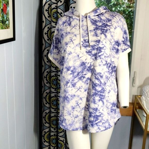 Halston Top  - Picture 1 of 3